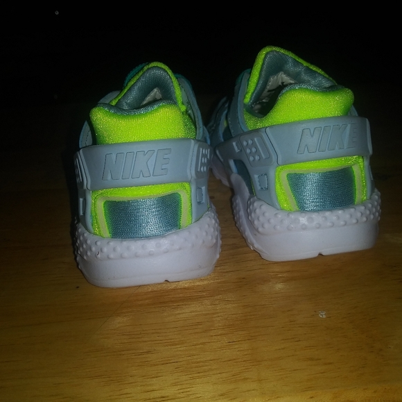 Shoes - Picture 4 of 4